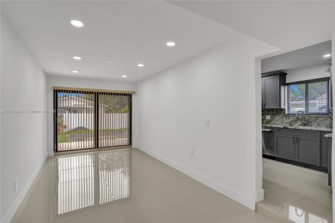 Casa en venta en Miami, Florida, 4 dormitorios, 124.58 m2 № 1401483 - foto 28