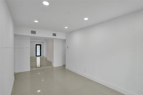 Casa en venta en Miami, Florida, 4 dormitorios, 124.58 m2 № 1401483 - foto 30