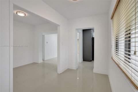 Casa en venta en Miami, Florida, 4 dormitorios, 124.58 m2 № 1401483 - foto 27