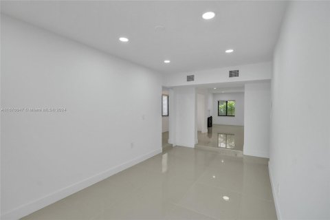 Casa en venta en Miami, Florida, 4 dormitorios, 124.58 m2 № 1401483 - foto 29