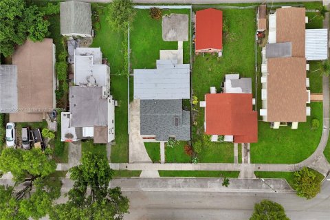 Casa en venta en Miami, Florida, 4 dormitorios, 124.58 m2 № 1401483 - foto 18