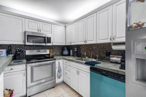 Condo in West Palm Beach, Florida, 3 bedrooms  № 868529 - photo 18