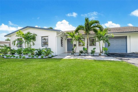 House in Cutler Bay, Florida 5 bedrooms, 154.22 sq.m. № 972162 - photo 28