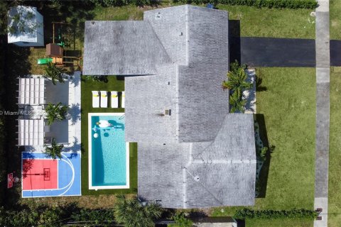 Casa en venta en Cutler Bay, Florida, 5 dormitorios, 154.22 m2 № 972162 - foto 29