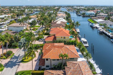 Villa ou maison à vendre à Lighthouse Point, Floride: 4 chambres, 329.52 m2 № 1139322 - photo 1