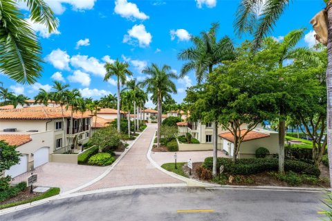Condominio en alquiler en Coral Gables, Florida, 2 dormitorios, 243.4 m2 № 929415 - foto 18