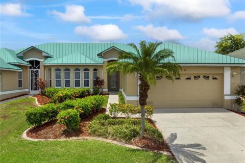Villa ou maison à vendre à Punta Gorda, Floride: 3 chambres, 150.32 m2 № 637068 - photo 1