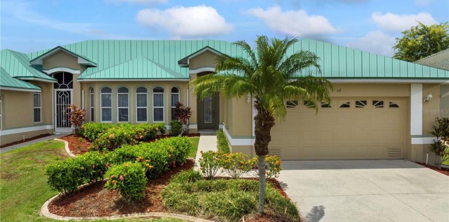 House in Punta Gorda, Florida 3 bedrooms, 150.32 sq.m. № 637068