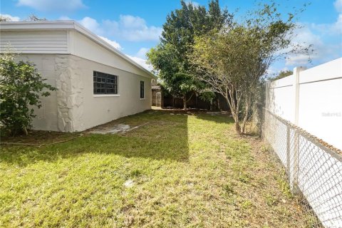 House in Tampa, Florida 3 bedrooms, 119.84 sq.m. № 1445025 - photo 18