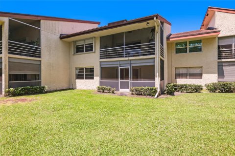 Copropriété à vendre à Tamarac, Floride: 2 chambres, 119.47 m2 № 1102355 - photo 7