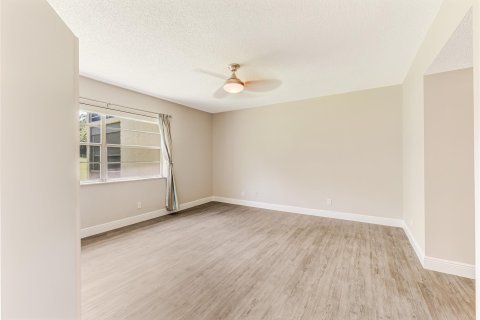 Copropriété à vendre à Tamarac, Floride: 2 chambres, 119.47 m2 № 1102355 - photo 15