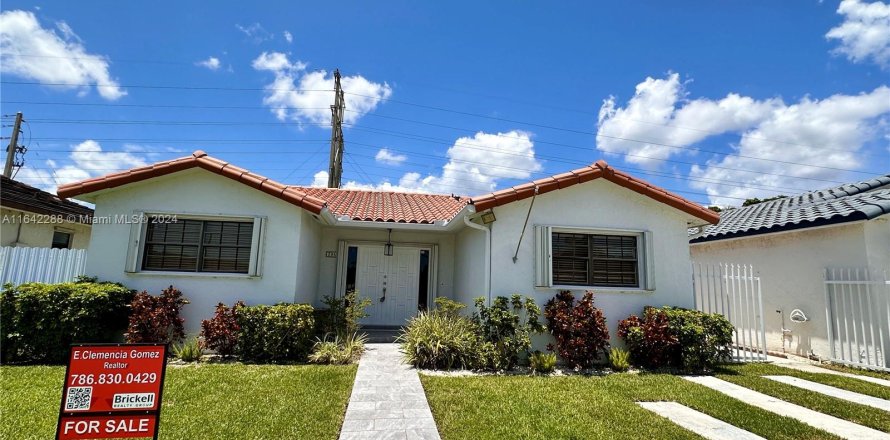 House in Miami, Florida 3 bedrooms, 224.36 sq.m. № 1321056