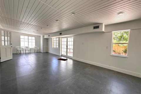 Casa en venta en Miami, Florida, 3 dormitorios, 224.36 m2 № 1321056 - foto 16