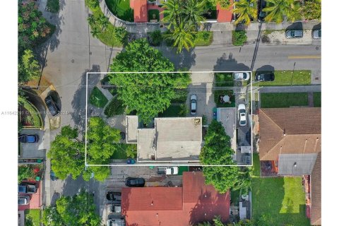 Propiedad comercial en venta en Miami, Florida, 176.24 m2 № 1321057 - foto 5