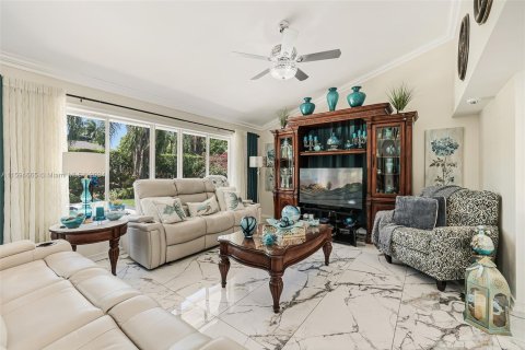 Villa ou maison à vendre à Cutler Bay, Floride: 7 chambres, 345.41 m2 № 1187451 - photo 15