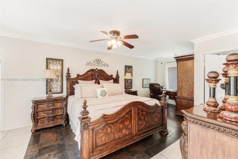 Villa ou maison à vendre à Cutler Bay, Floride: 7 chambres, 345.41 m2 № 1187451 - photo 25