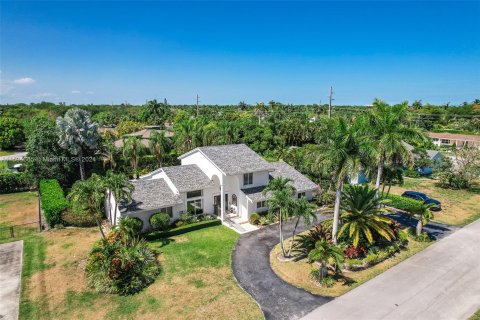 Villa ou maison à vendre à Cutler Bay, Floride: 7 chambres, 345.41 m2 № 1187451 - photo 6