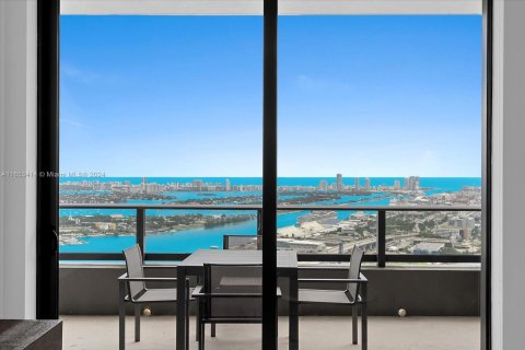 Condo in Miami, Florida, 3 bedrooms  № 1347581 - photo 9