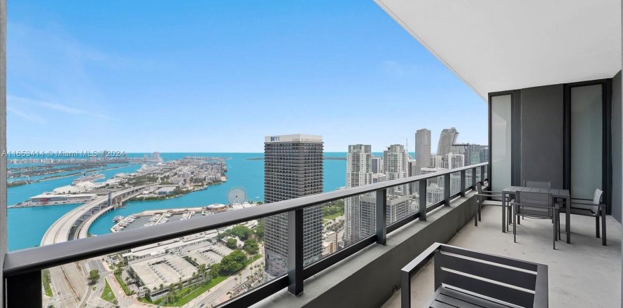 Condominio en Miami, Florida, 3 dormitorios  № 1347581