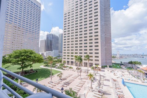 Condo in Miami, Florida, 1 bedroom  № 1347580 - photo 24