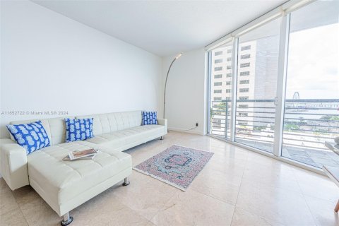 Condo in Miami, Florida, 1 bedroom  № 1347580 - photo 4