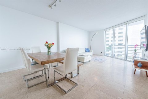 Condo in Miami, Florida, 1 bedroom  № 1347580 - photo 5