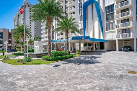 Copropriété à vendre à Hollywood, Floride: 2 chambres, 119.57 m2 № 1310303 - photo 1