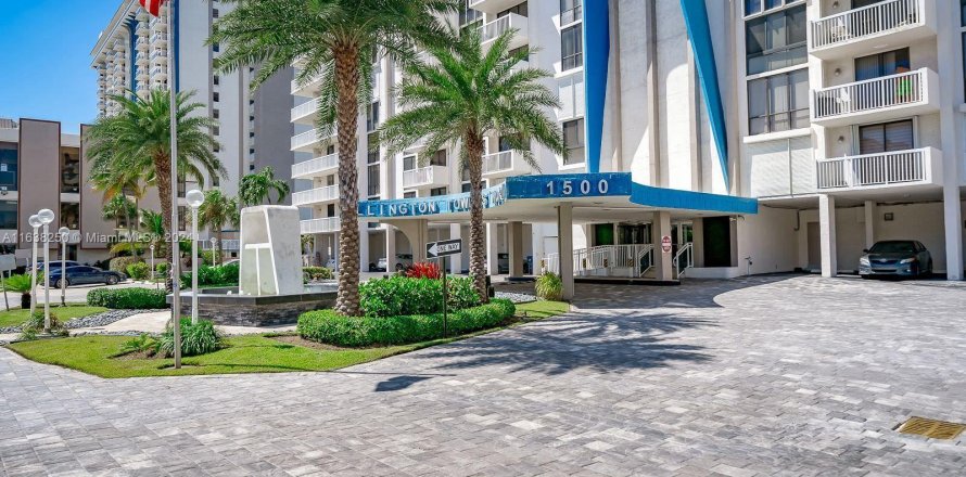 Condo à Hollywood, Floride, 2 chambres  № 1310303