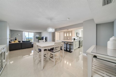 Copropriété à vendre à Hollywood, Floride: 2 chambres, 119.57 m2 № 1310303 - photo 2