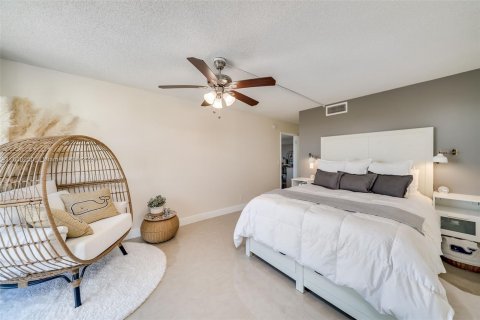 Condo in Hollywood, Florida, 2 bedrooms  № 1310303 - photo 27