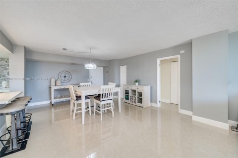 Copropriété à vendre à Hollywood, Floride: 2 chambres, 119.57 m2 № 1310303 - photo 5