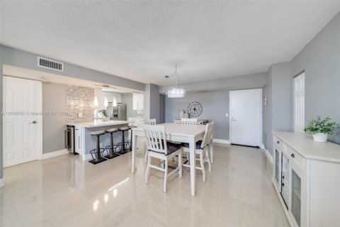 Copropriété à vendre à Hollywood, Floride: 2 chambres, 119.57 m2 № 1310303 - photo 3