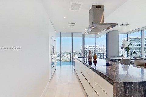 Copropriété à vendre à Miami, Floride: 2 chambres, 102.66 m2 № 1402816 - photo 13