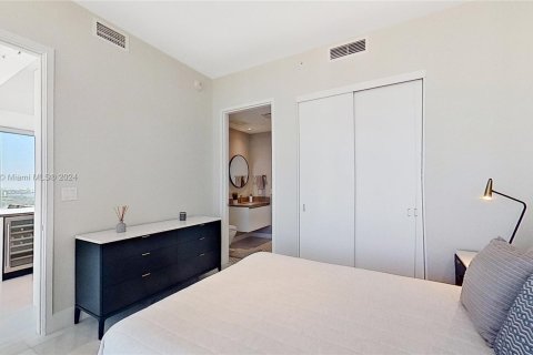 Condo in Miami, Florida, 2 bedrooms  № 1402816 - photo 16