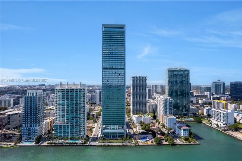 Copropriété à vendre à Miami, Floride: 2 chambres, 102.66 m2 № 1402816 - photo 4