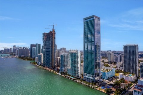 Copropriété à vendre à Miami, Floride: 2 chambres, 102.66 m2 № 1402816 - photo 1