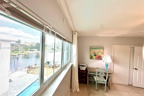 Condo in Hallandale Beach, Florida, 2 bedrooms  № 1402850 - photo 16