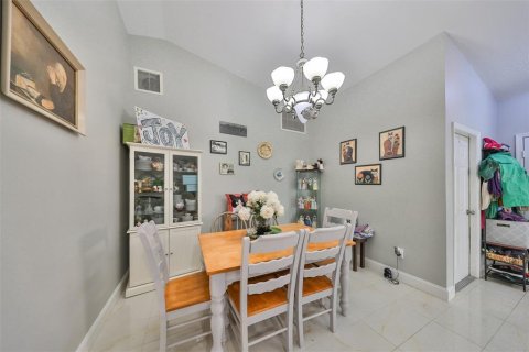 Villa ou maison à vendre à Tampa, Floride: 3 chambres, 147.9 m2 № 1342977 - photo 6