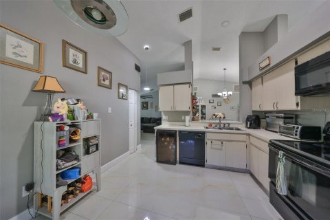 Villa ou maison à vendre à Tampa, Floride: 3 chambres, 147.9 m2 № 1342977 - photo 11