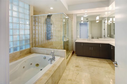 Condo in Fort Lauderdale, Florida, 4 bedrooms  № 1116886 - photo 28