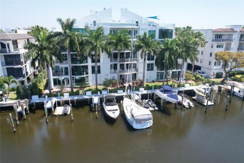 Condominio en venta en Fort Lauderdale, Florida, 4 dormitorios, 412.95 m2 № 1116886 - foto 4