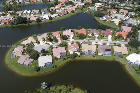 House in Boca Raton, Florida 5 bedrooms, 239.59 sq.m. № 1348779 - photo 3