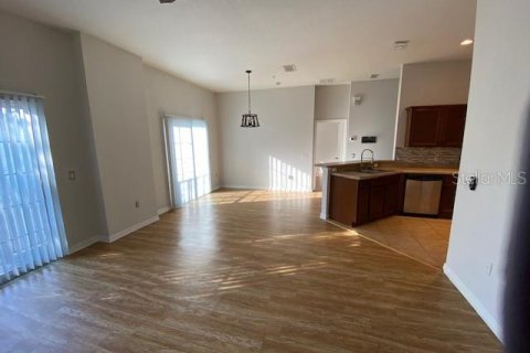 Condominio en alquiler en Orlando, Florida, 2 dormitorios, 111.48 m2 № 1340588 - foto 3