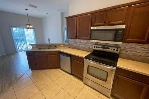 Condominio en alquiler en Orlando, Florida, 2 dormitorios, 111.48 m2 № 1340588 - foto 13