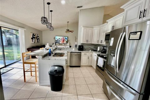 Casa en venta en Brandon, Florida, 4 dormitorios, 168.25 m2 № 1340555 - foto 8