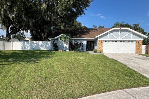 House in Brandon, Florida 4 bedrooms, 168.25 sq.m. № 1340555 - photo 2