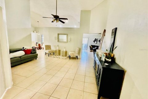 Casa en venta en Brandon, Florida, 4 dormitorios, 168.25 m2 № 1340555 - foto 3