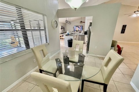 Casa en venta en Brandon, Florida, 4 dormitorios, 168.25 m2 № 1340555 - foto 12