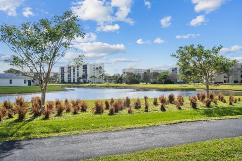 Condo in Delray Beach, Florida, 2 bedrooms  № 981847 - photo 24