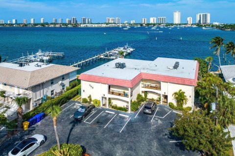 Condominio en venta en Riviera Beach, Florida, 1 dormitorio, 73.86 m2 № 1098699 - foto 13